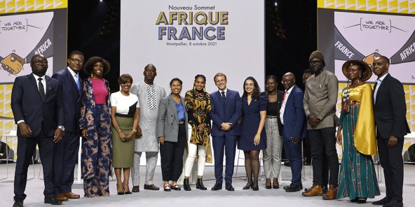 Emmanuel Macron a invité 3000 entrepreneurs, artistes ou personnalités sportives africains, le 8 octobre 2021 à Montpellier lors du sommet Afrique-France. © Ludovic MARIN / AFP